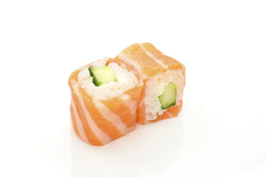 CA8.SAUMON ROLL Concombre cheese